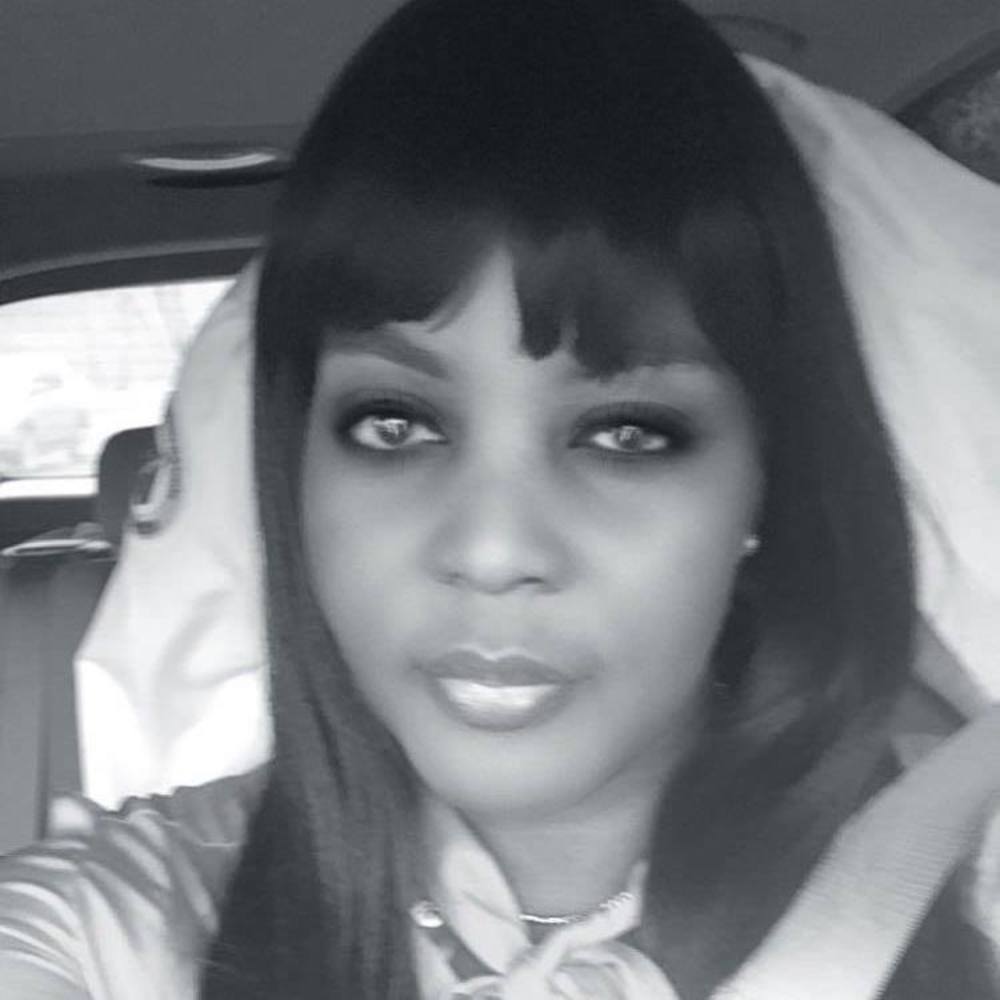 Meet your Posher, Shana